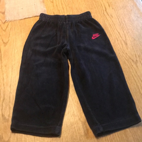 13 pairs of assorted toddler boys pants - Picture 4 of 7